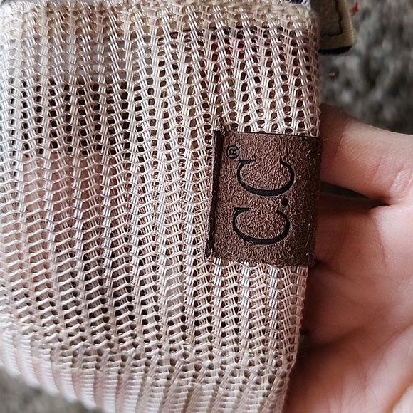 C.C high ponytail hat - Picture 4 of 4